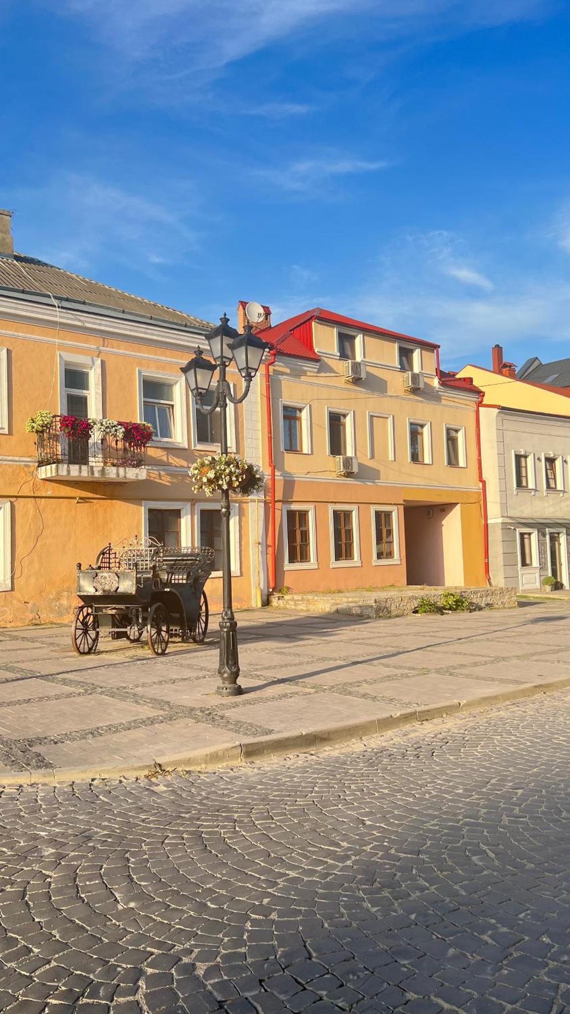 Чудові Апартаменти «D.I.M.» В Старому Місті Kamianets-Podilskyi Ngoại thất bức ảnh